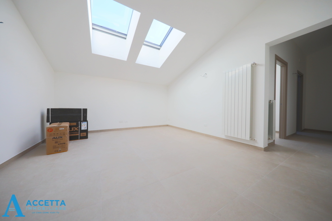 Attico con terrazzo in via duca di genova 34, Taranto