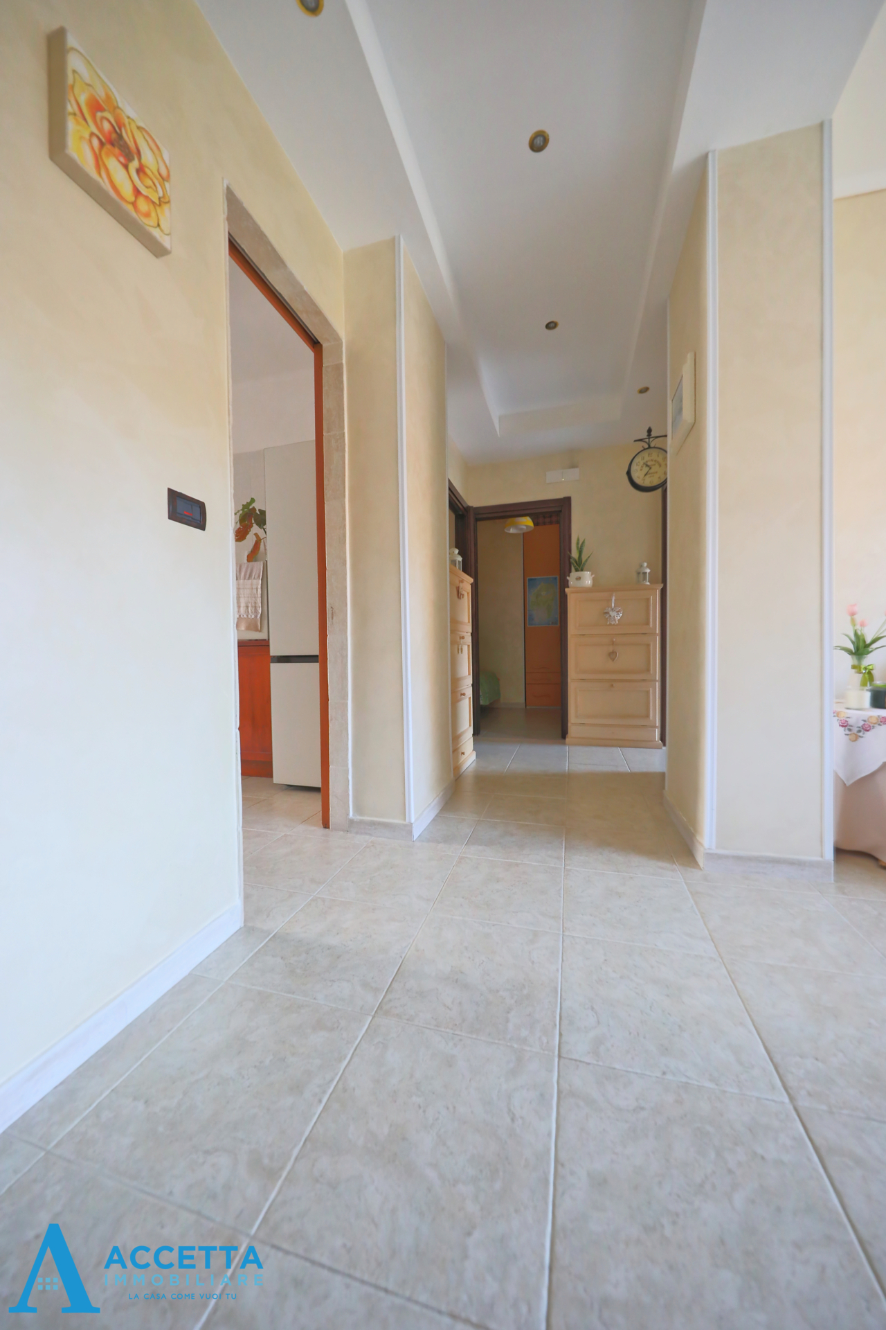 Trilocale ristrutturato in via dante alighieri 105, Taranto