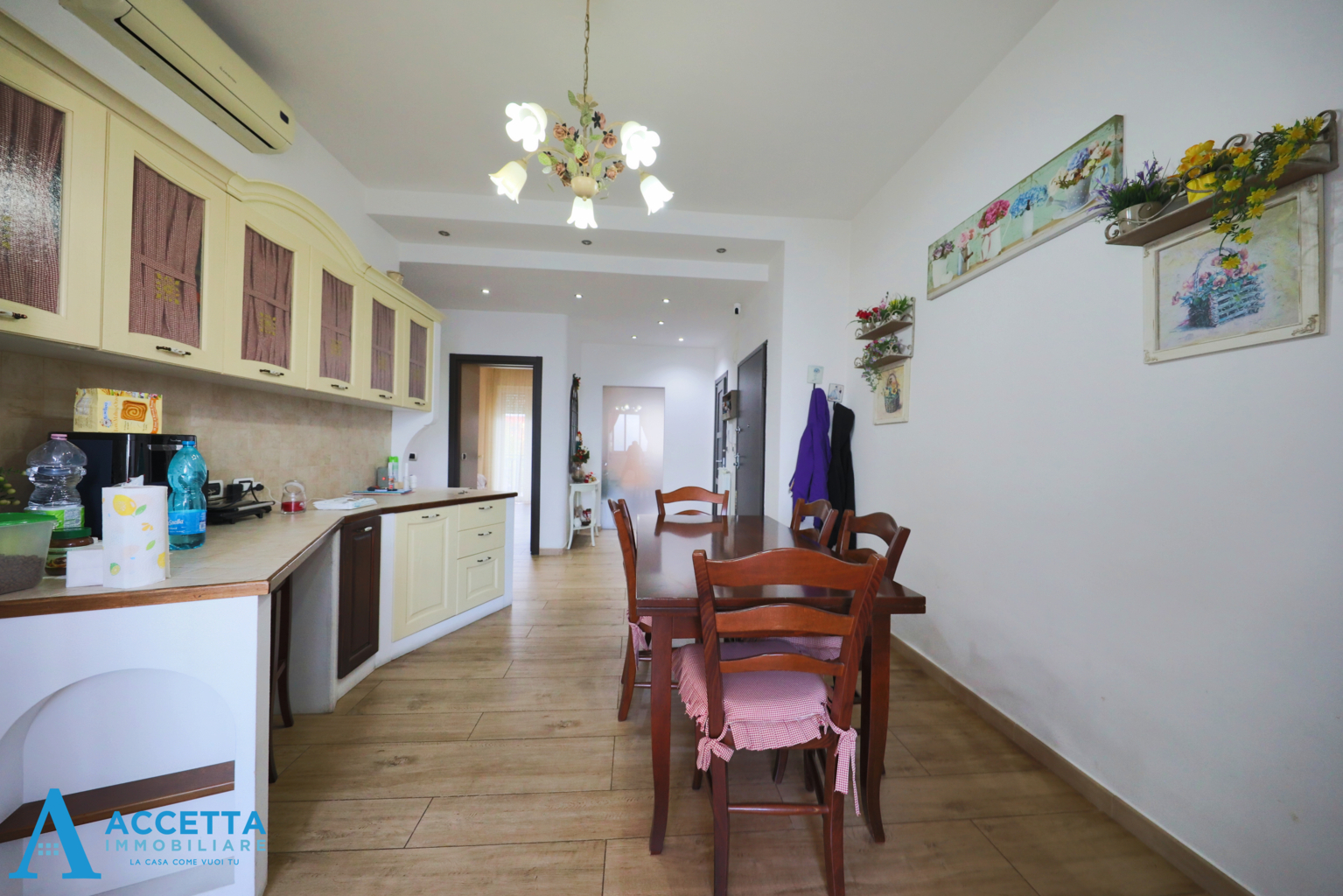 Trilocale ristrutturato in corso italia 370, Taranto