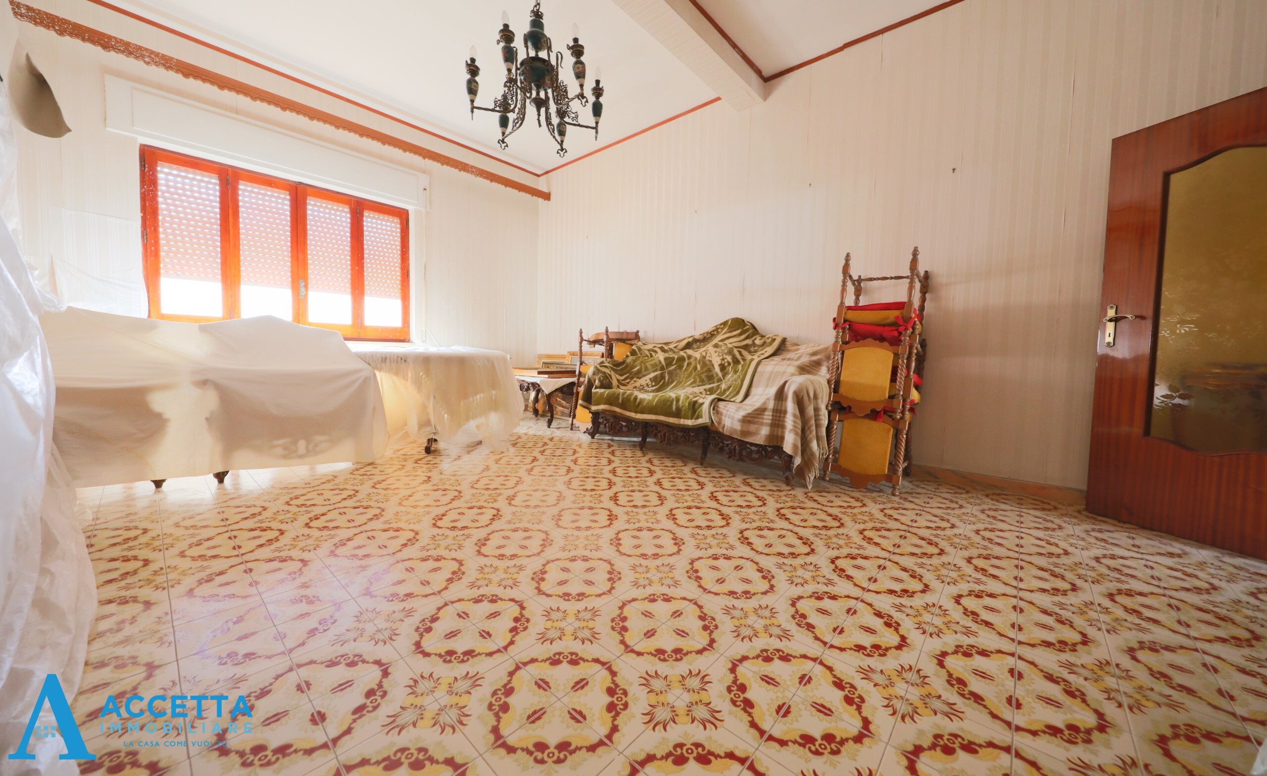 Casa indipendente con giardino in via giuseppe garibaldi talsano 15, Taranto