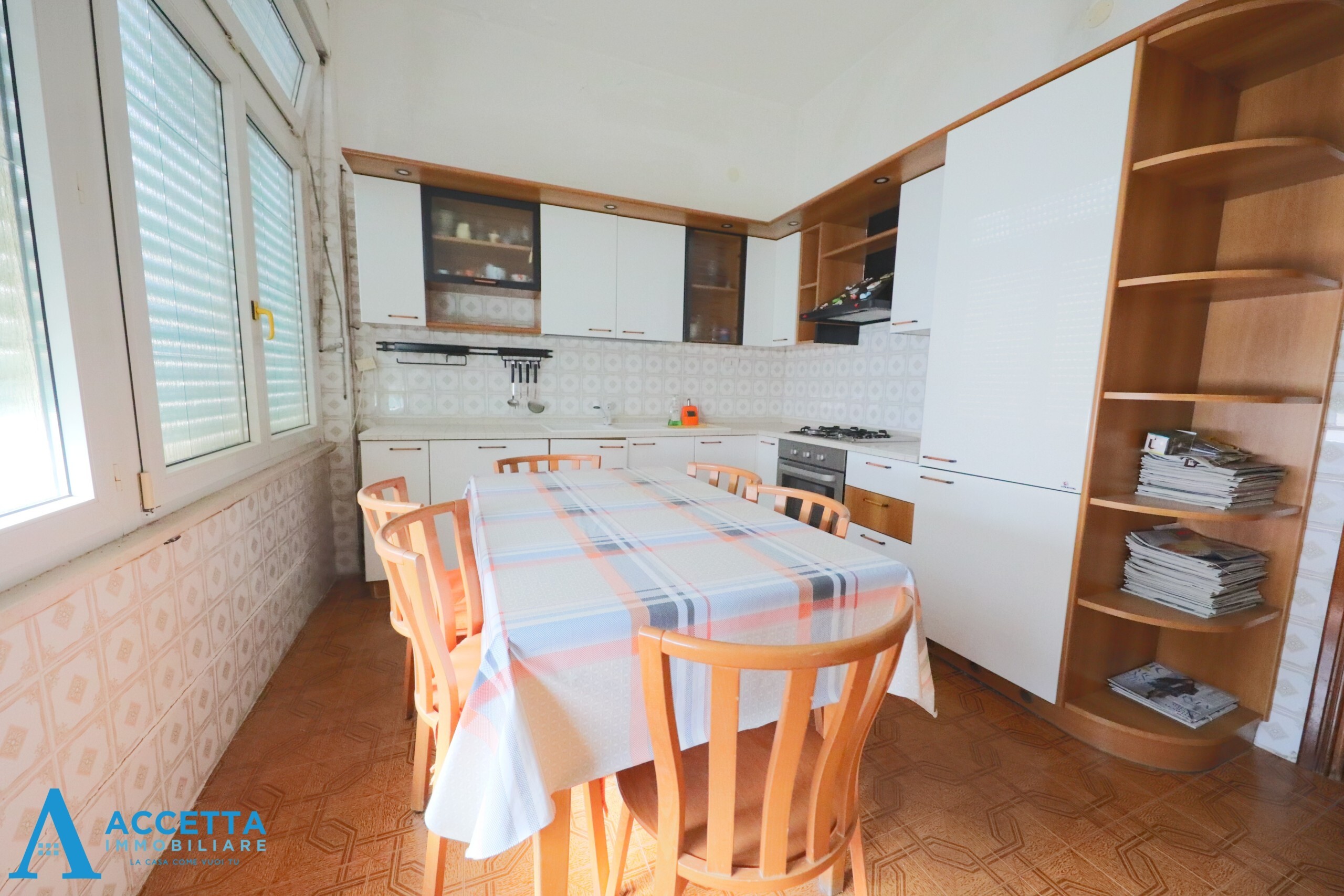 Casa indipendente con giardino in via giuseppe garibaldi talsano 15, Taranto