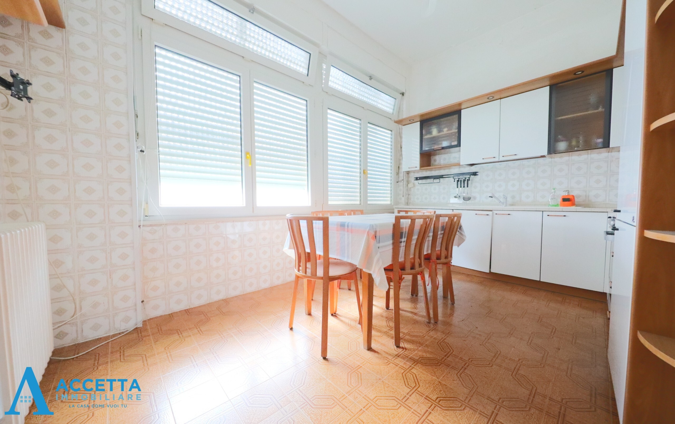 Casa indipendente con giardino in via giuseppe garibaldi 15, Taranto