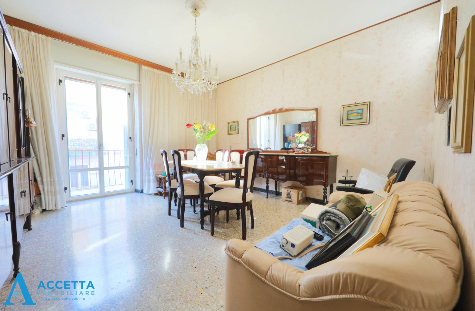 Trilocale da ristrutturare in via elio 56, Taranto