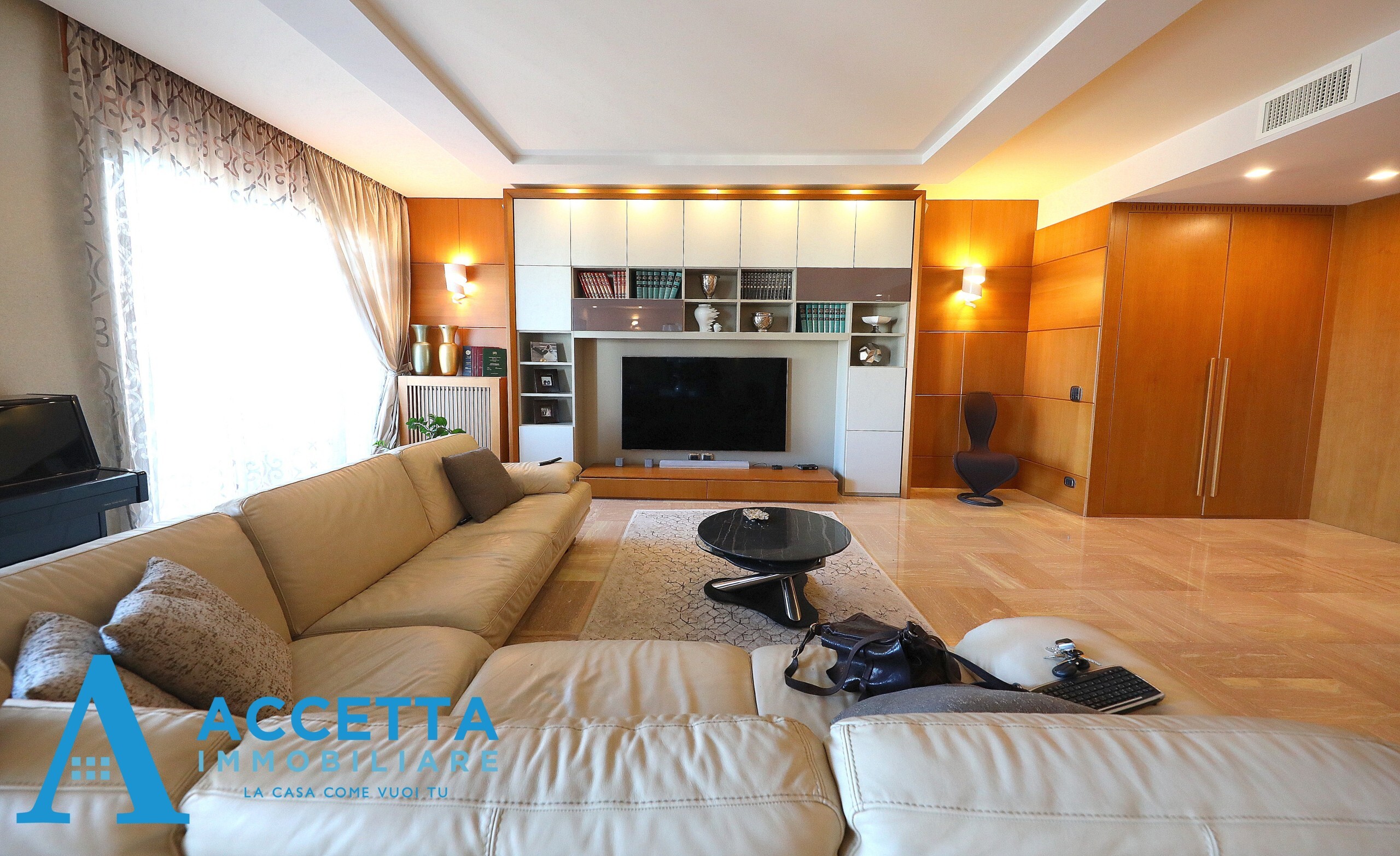 Quadrilocale vista mare in piazza giovanni xxiii 13, Taranto