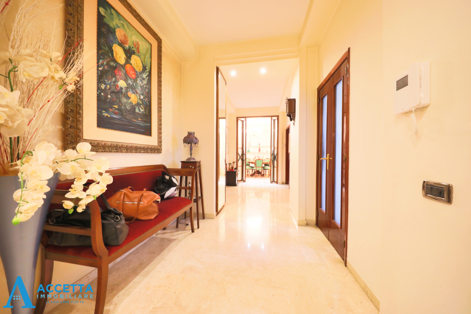 Trilocale in vendita in viale magna grecia 104, Taranto