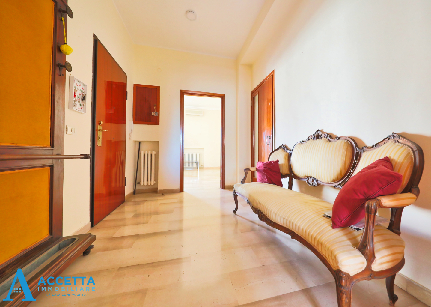 Trilocale da ristrutturare in via ugo de carolis 10, Taranto