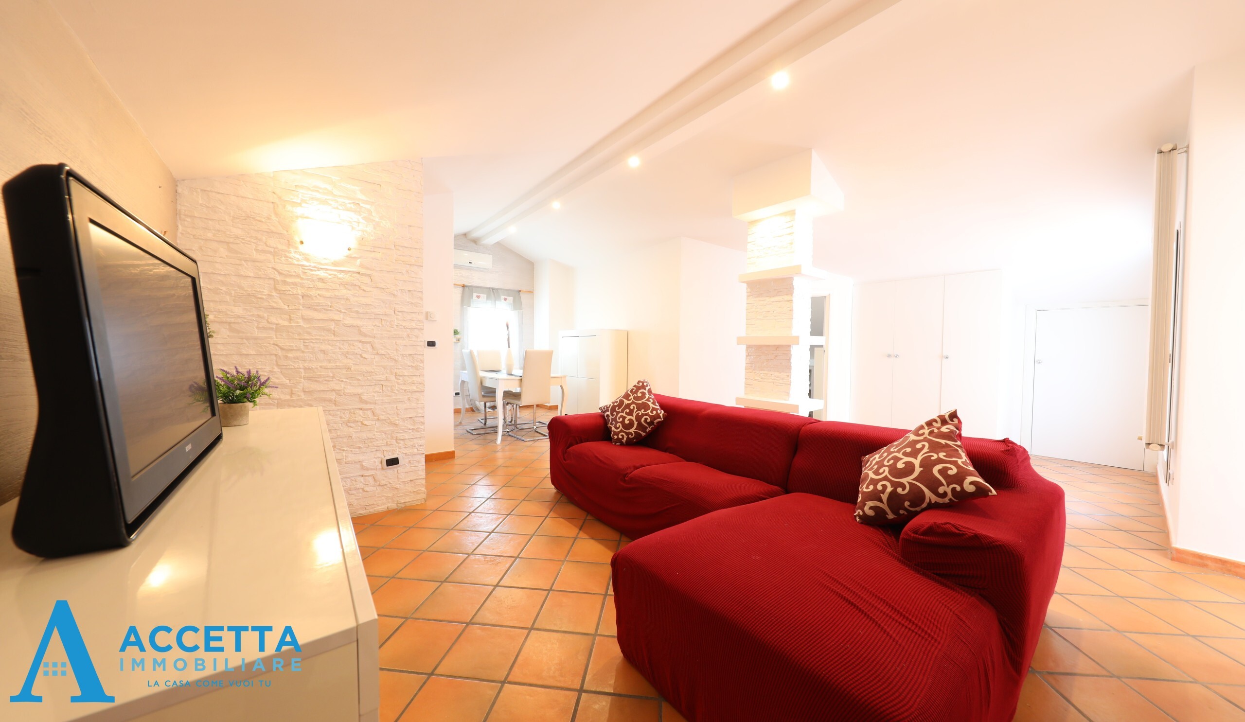 Attico con terrazzo in viale trentino, Taranto