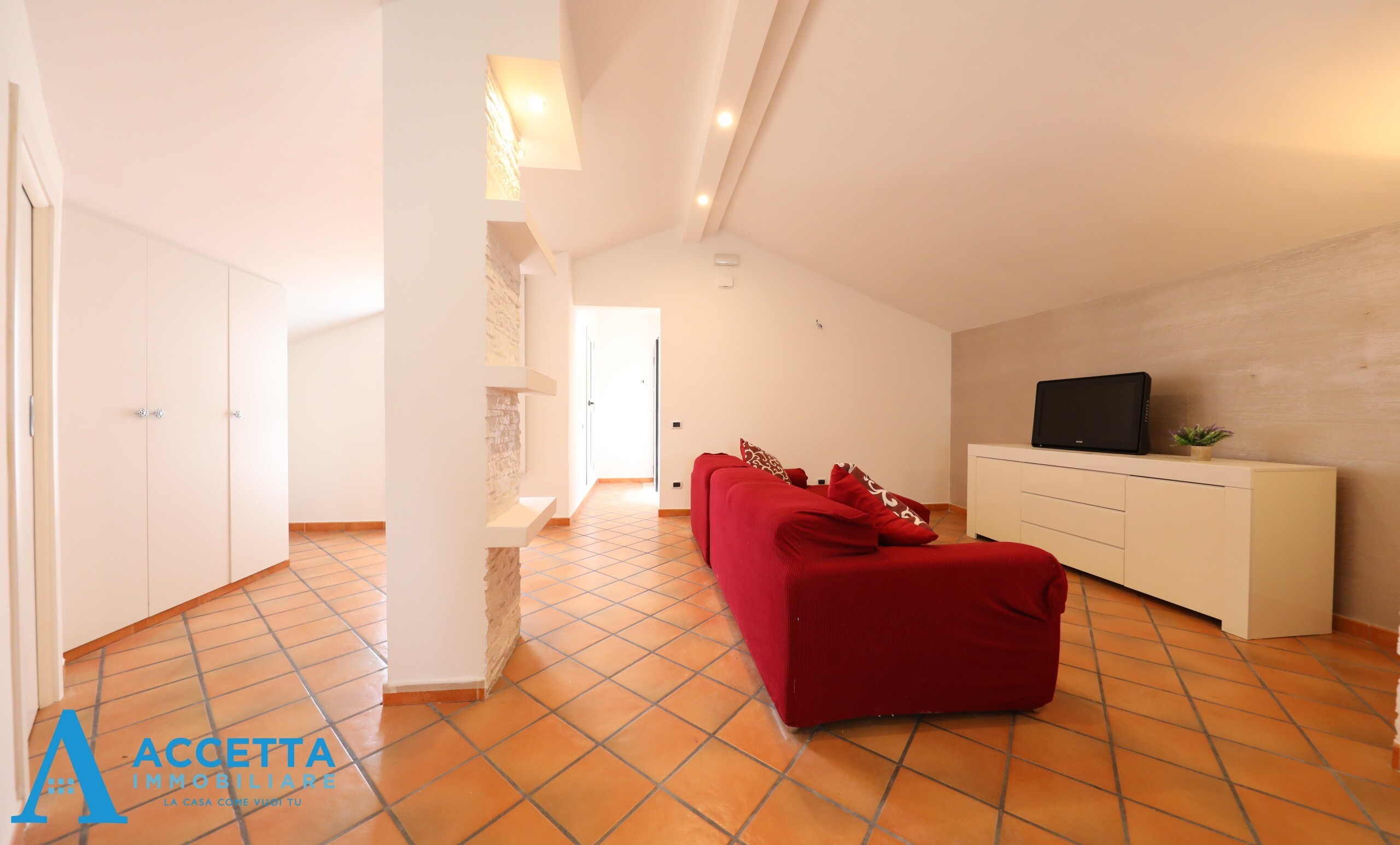 Attico con terrazzo in viale trentino, Taranto