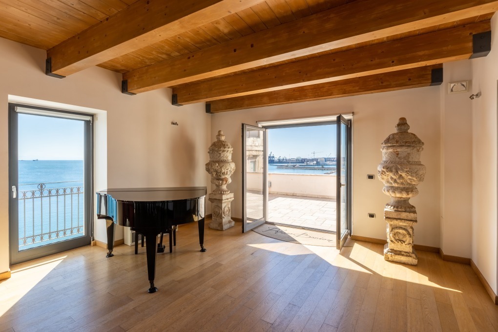 Stabile/Palazzo vista mare in via giovanni paisiello 56, Taranto