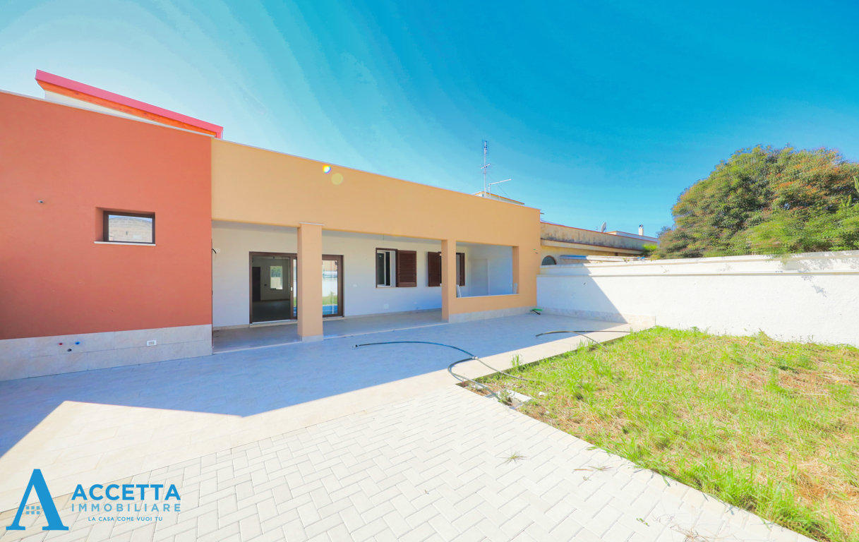 Villa con giardino in via lorenzo il magnifico, Taranto