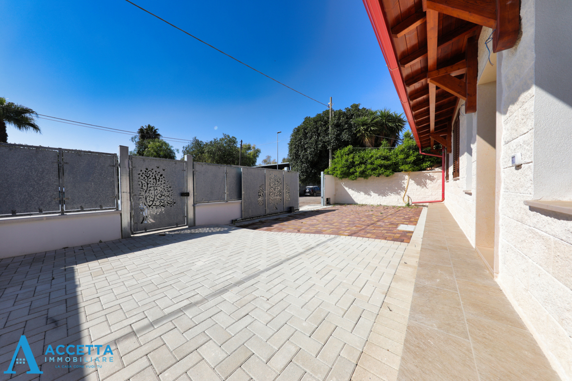 Villa con giardino in via lorenzo il magnifico, Taranto