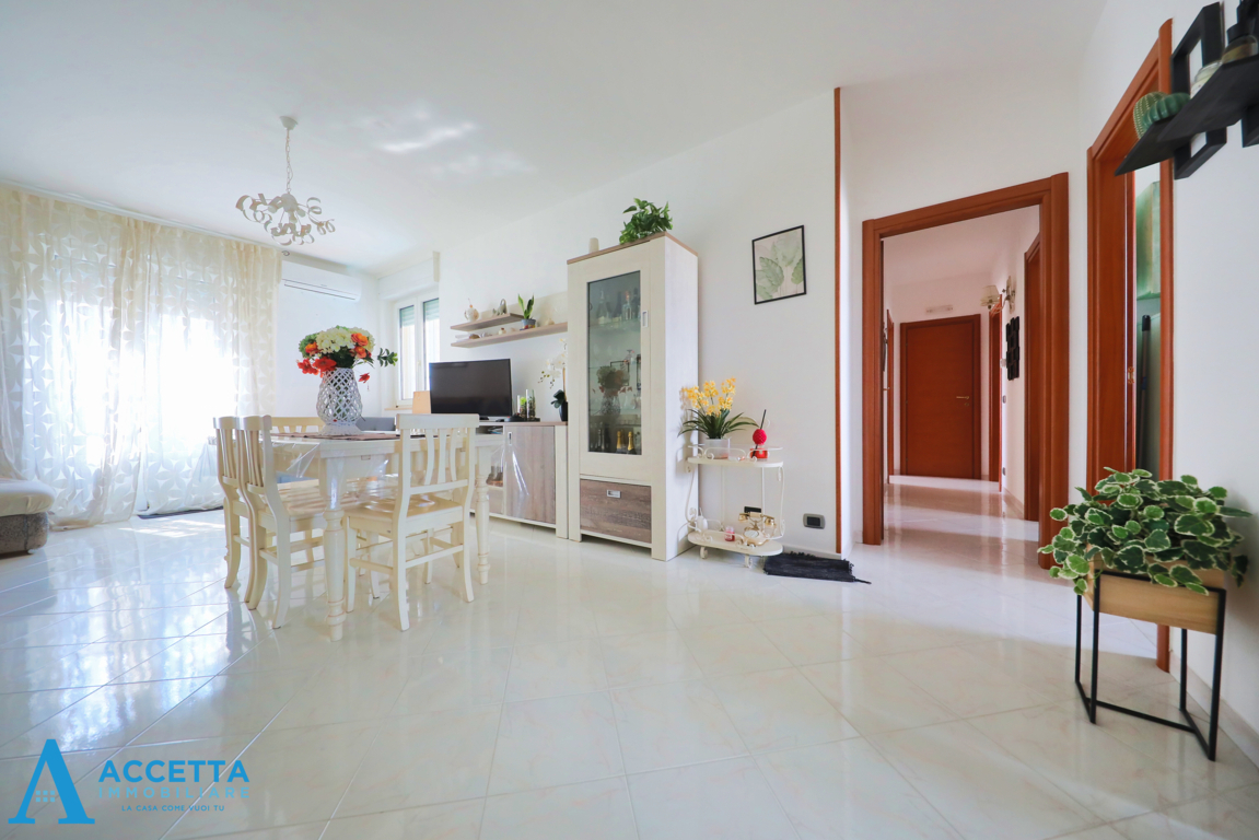 Quadrilocale con terrazzo in via giovanni borraccino 8, Taranto