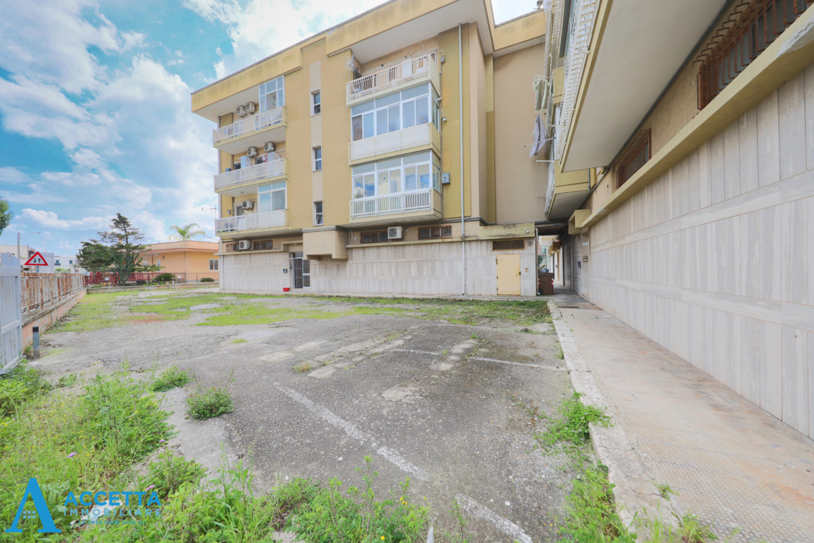 Locale commerciale da ristrutturare in corso vittorio emanuele ii 11, Taranto