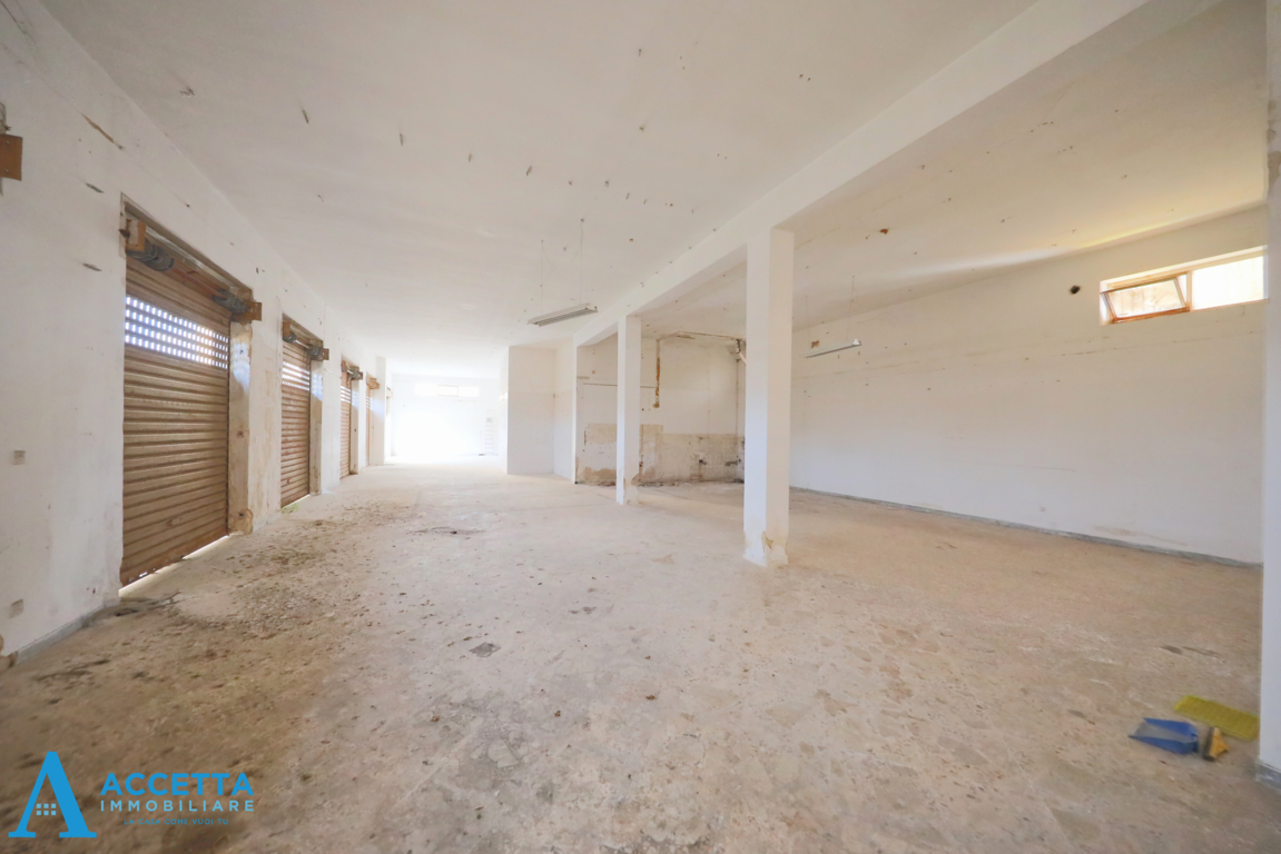 Locale commerciale da ristrutturare in corso vittorio emanuele ii 11, Taranto