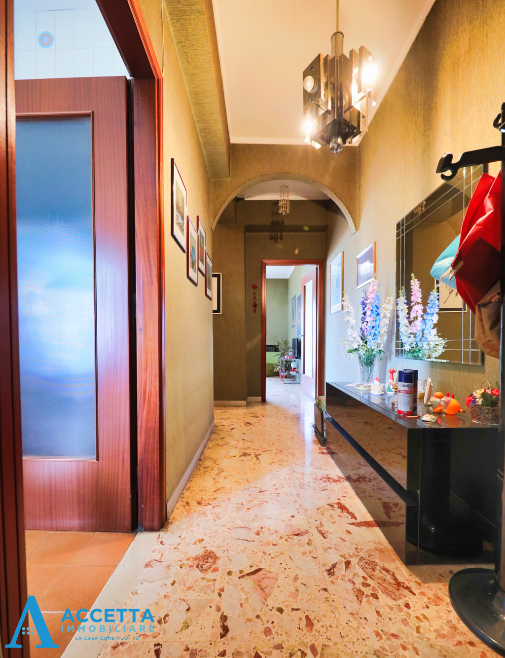 Trilocale vista mare in via lago trasimeno 5, Taranto