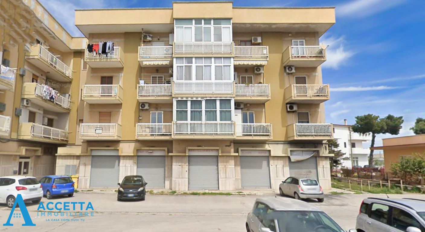 Locale commerciale da ristrutturare in corso vittorio emanuele ii 11, Taranto