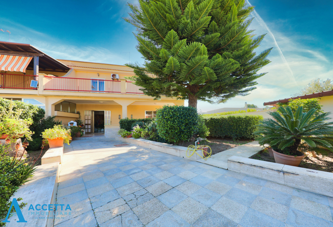 Villa con giardino in via torpediniere, Taranto