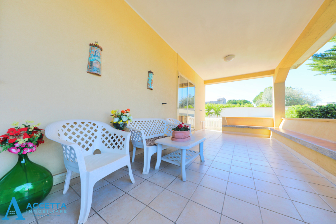 Villa con giardino in via torpediniere, Taranto