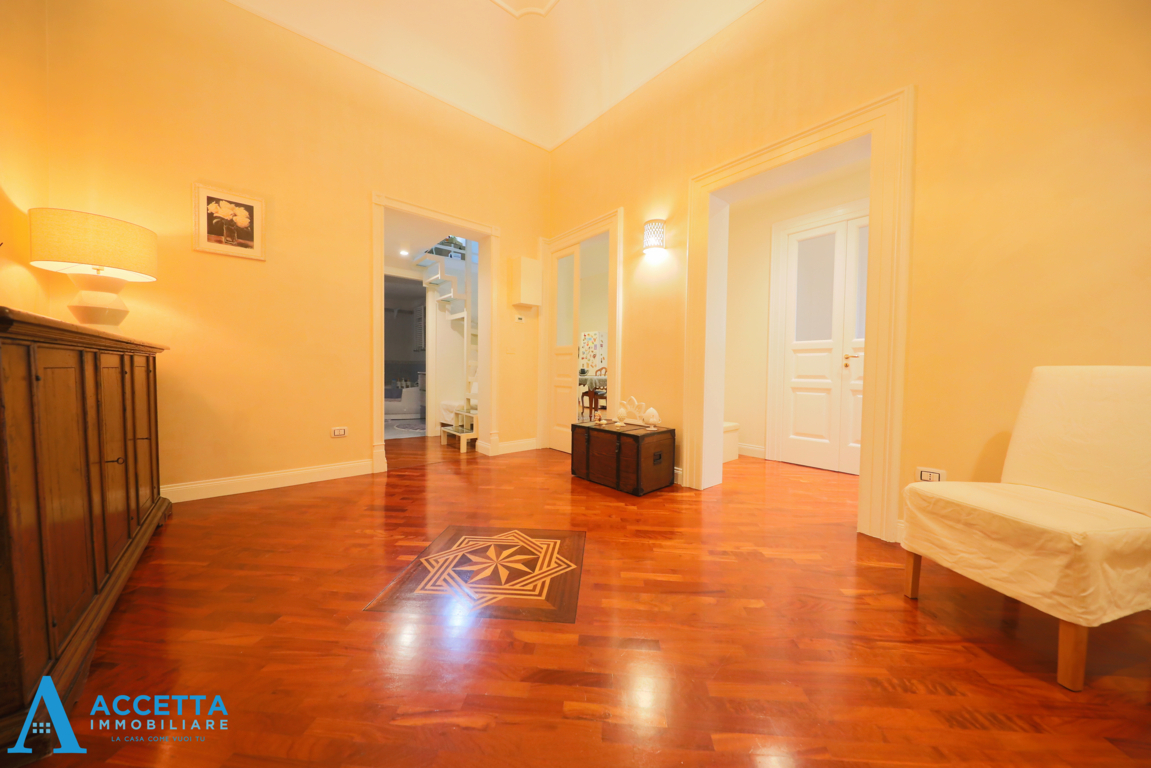 Quadrilocale ristrutturato in via giuseppe massari 8, Taranto