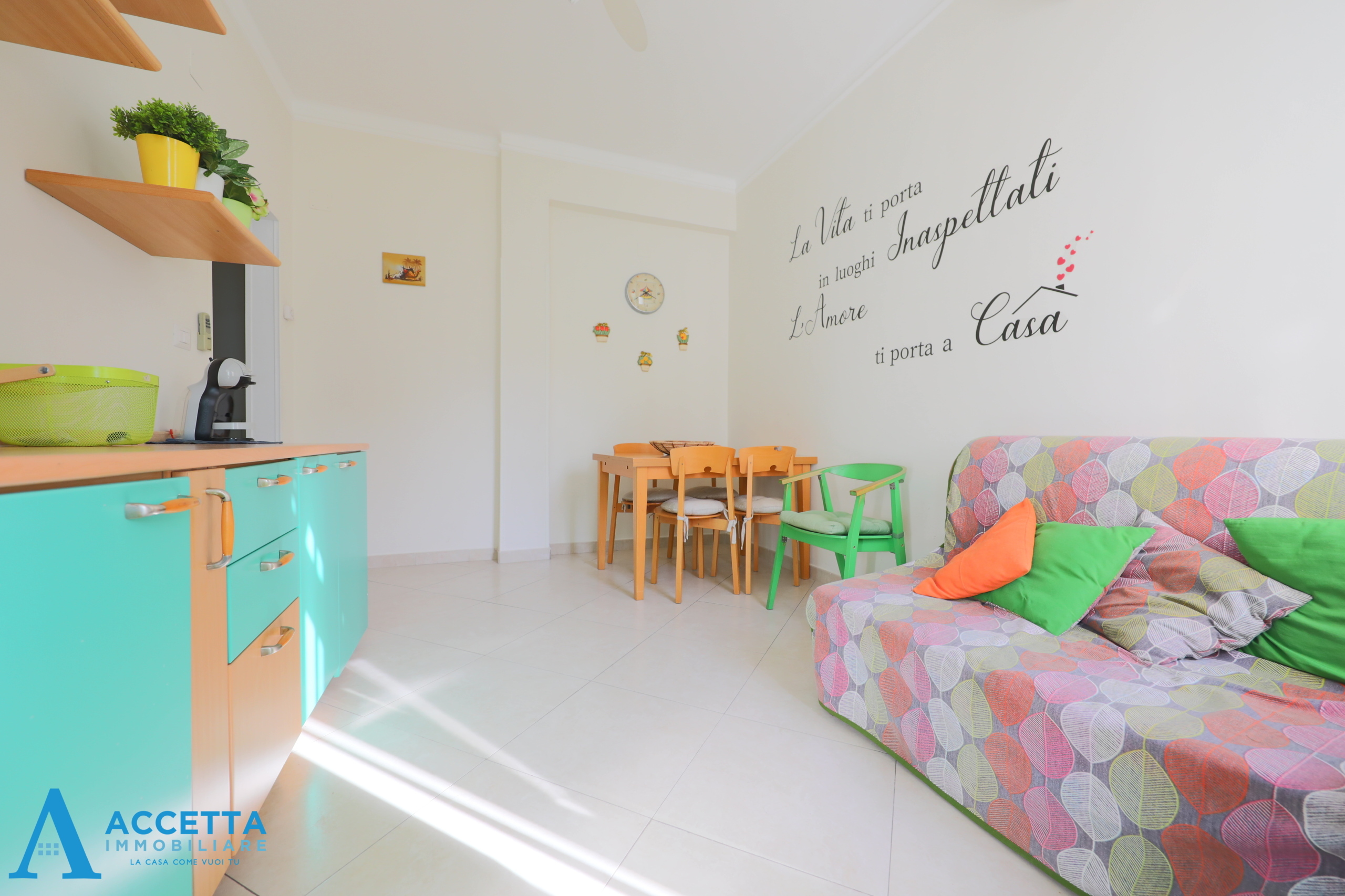 Trilocale ristrutturato in via rintone 28, Taranto