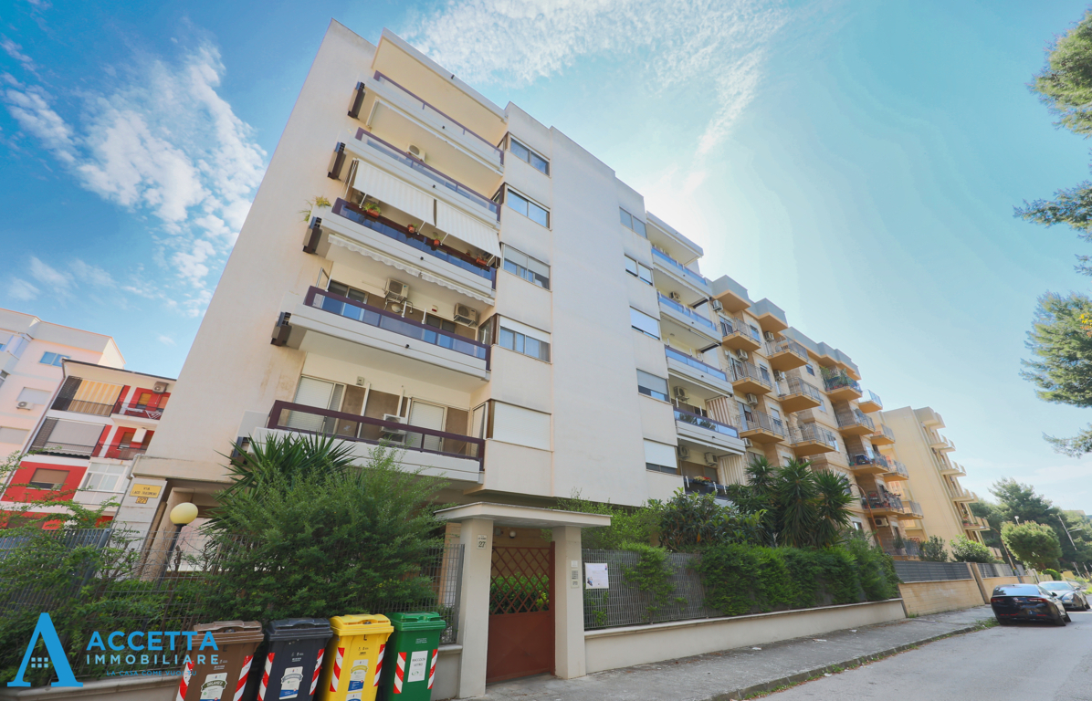 Quadrilocale con giardino in via lago trasimeno 27, Taranto