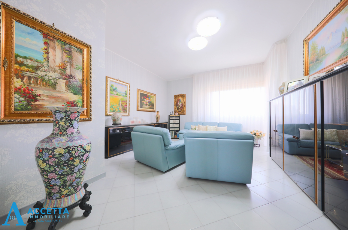 Quadrilocale con giardino in via lago trasimeno 27, Taranto