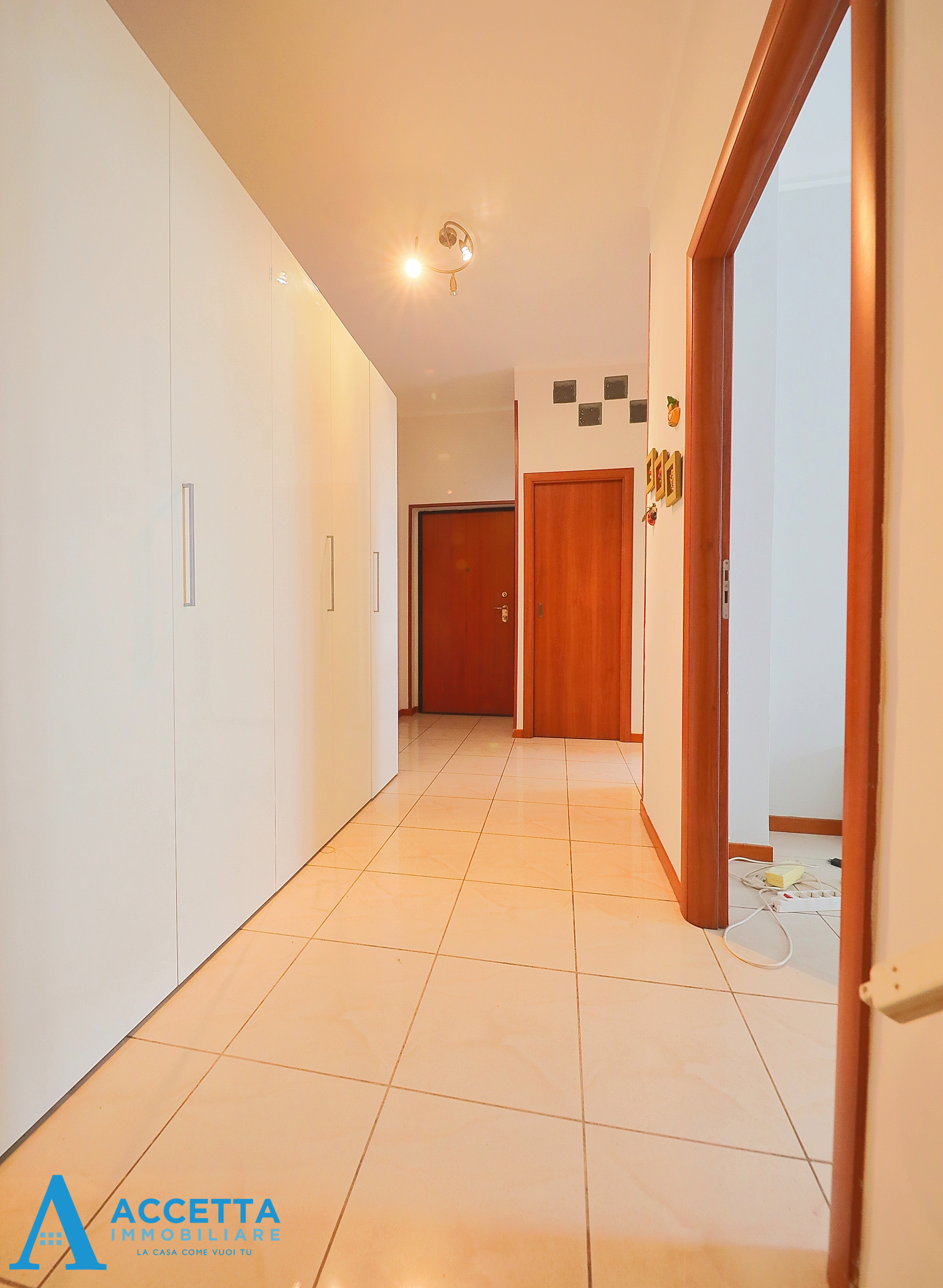 Trilocale ristrutturato in via diego peluso 80, Taranto