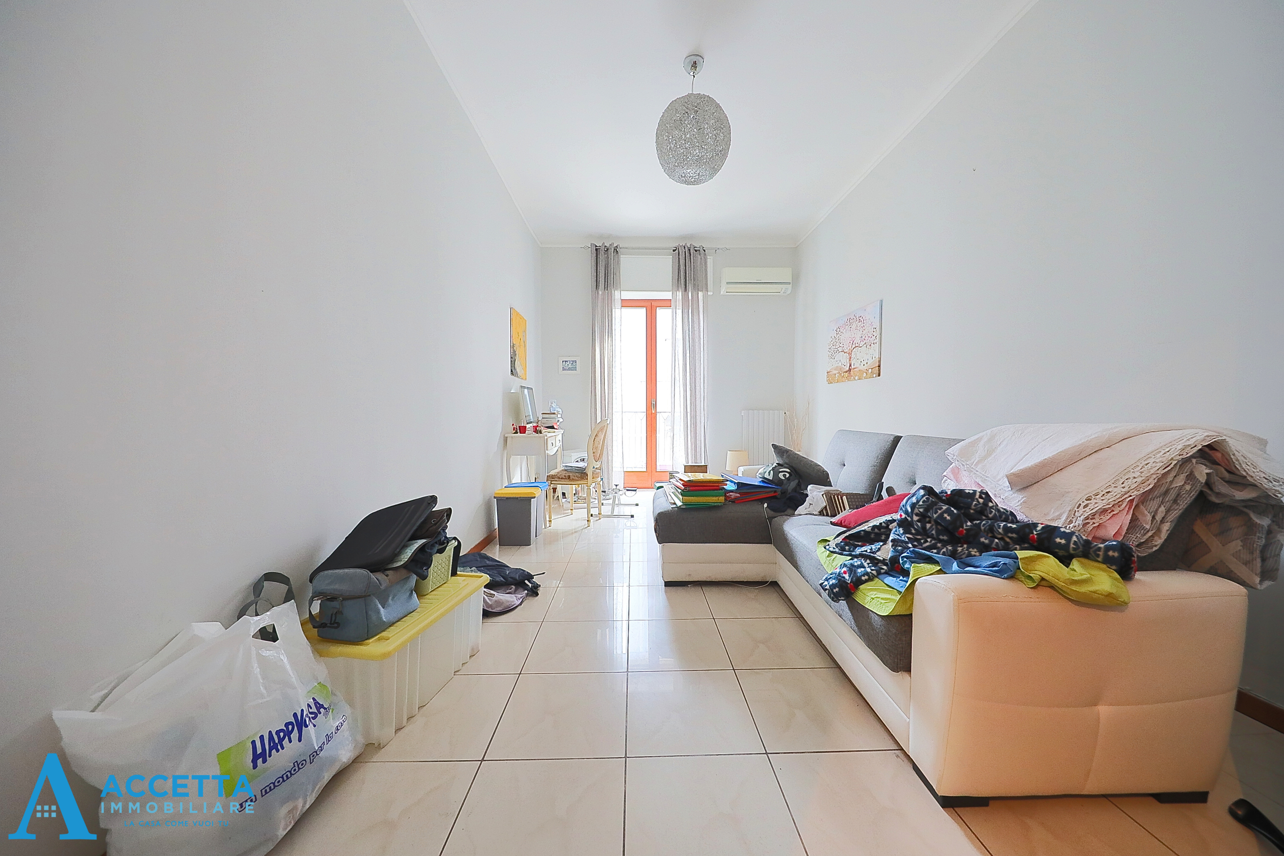 Trilocale ristrutturato in via diego peluso 80, Taranto