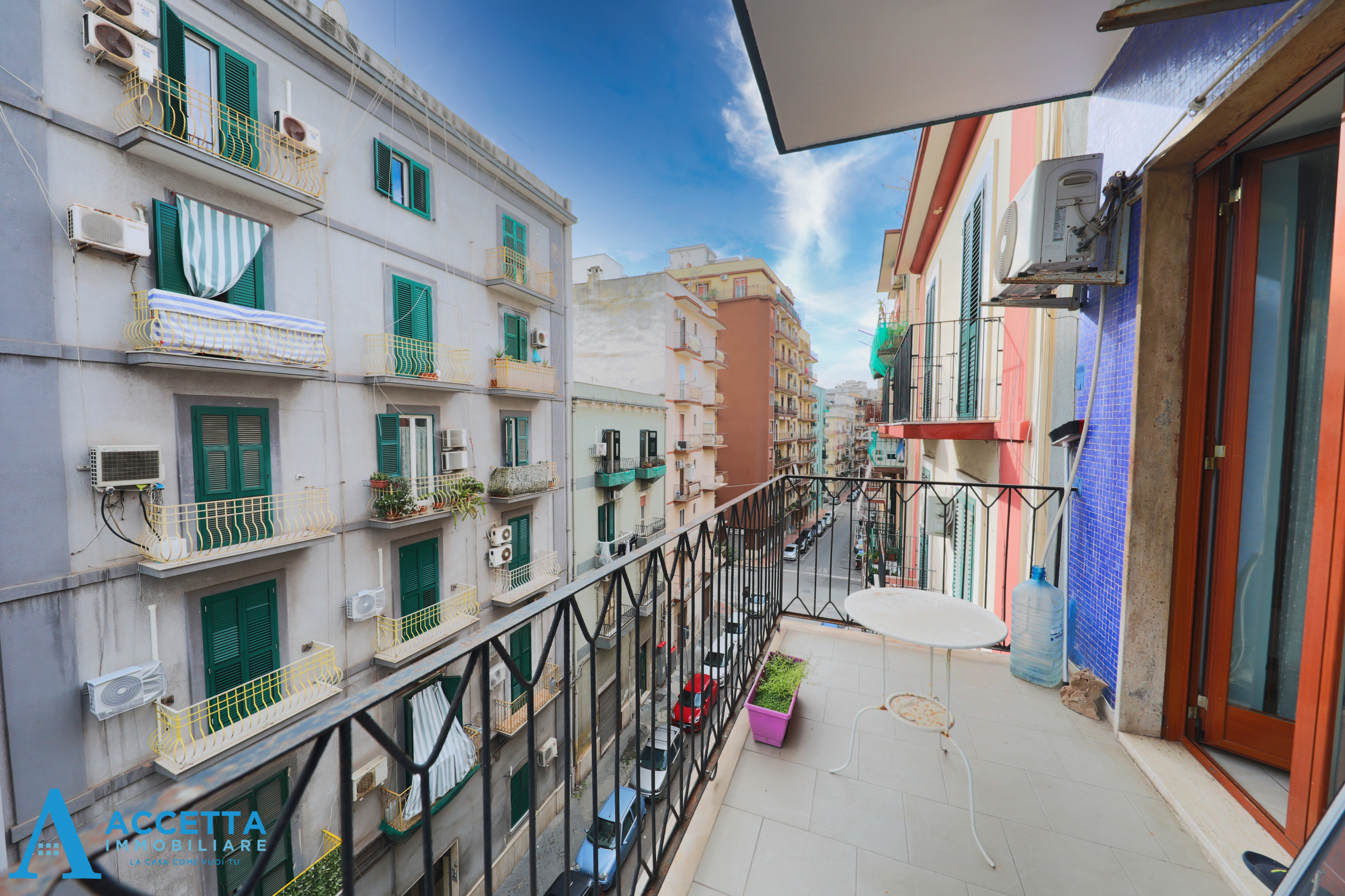 Trilocale ristrutturato in via diego peluso 80, Taranto