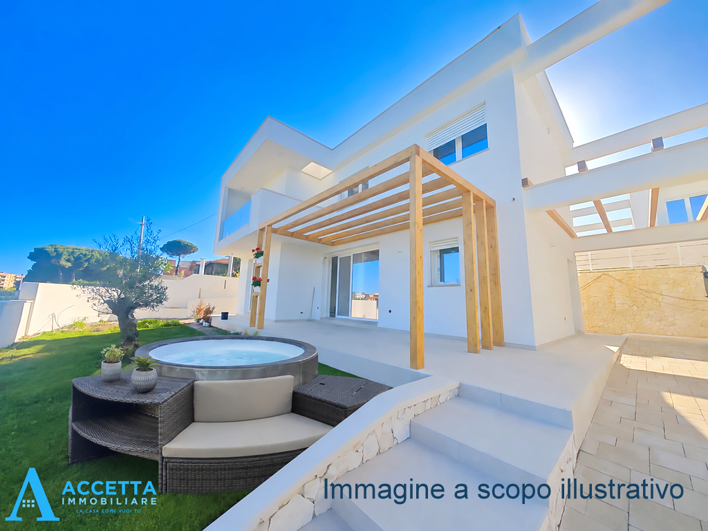 Villa con giardino in via azalee, Taranto