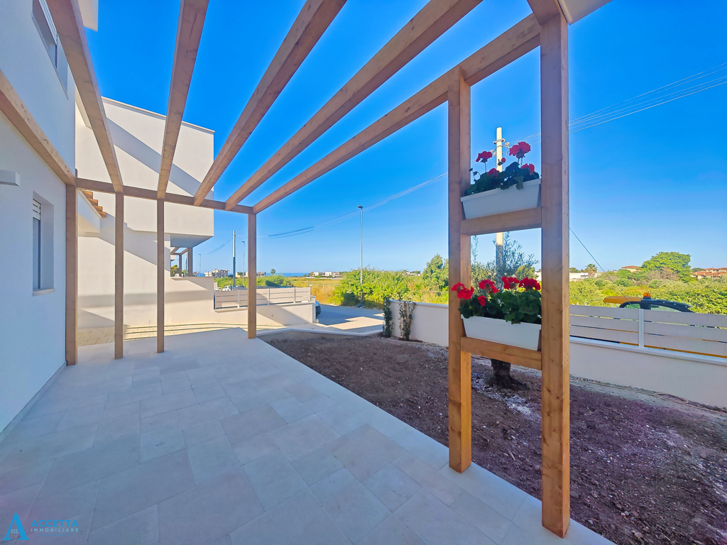 Villa con giardino in via azalee, Taranto