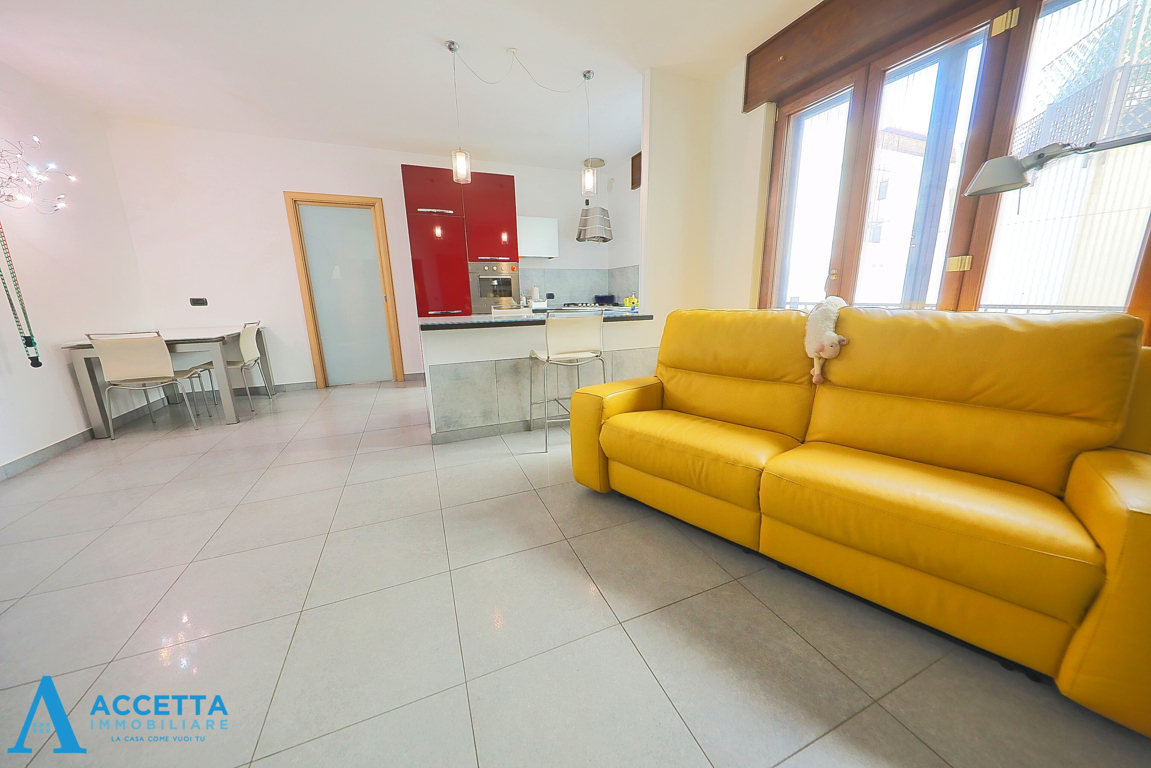 Trilocale in vendita in via speziale 2, Taranto