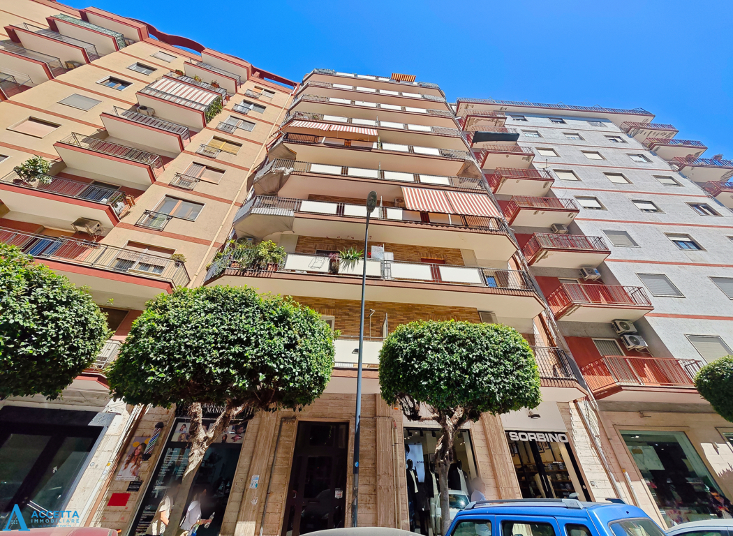 Trilocale da ristrutturare in viale liguria 27, Taranto