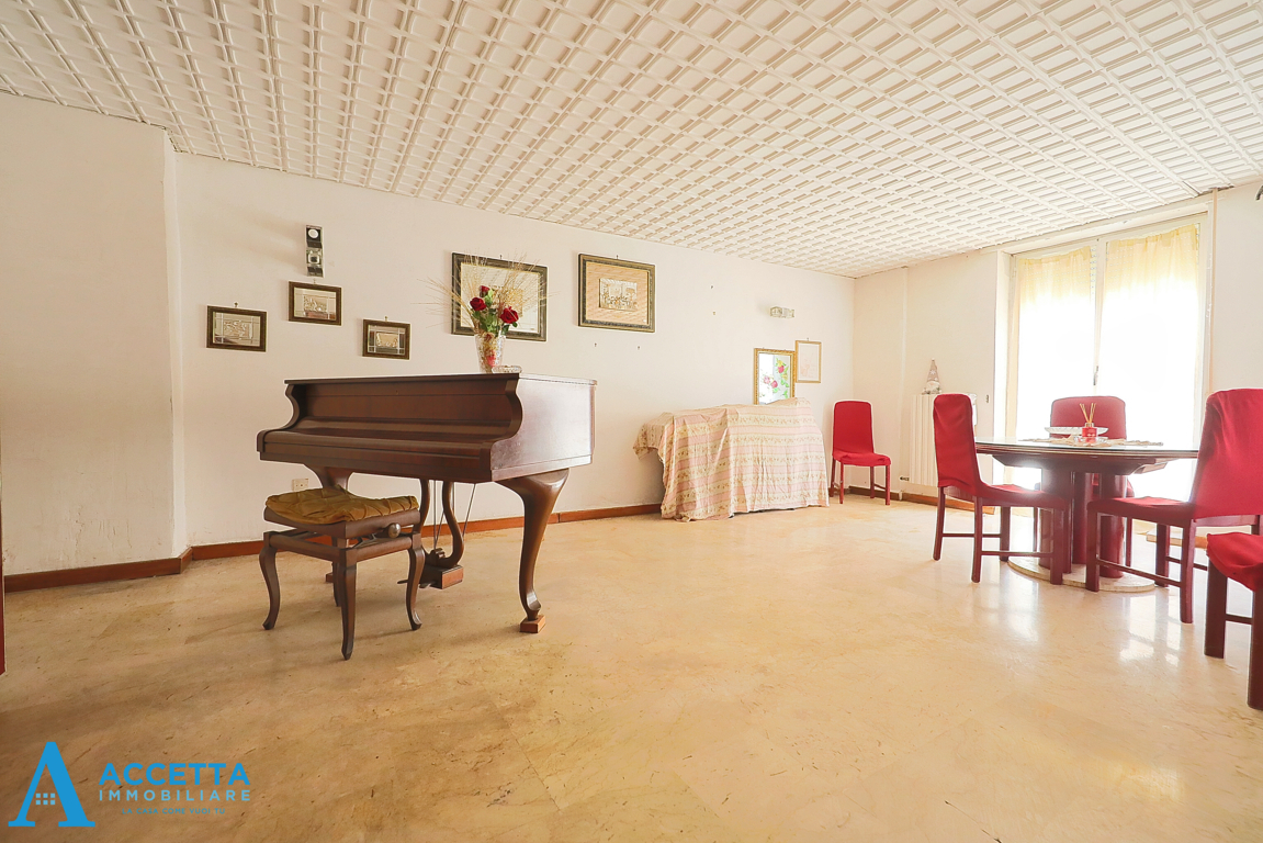Trilocale da ristrutturare in viale liguria 27, Taranto