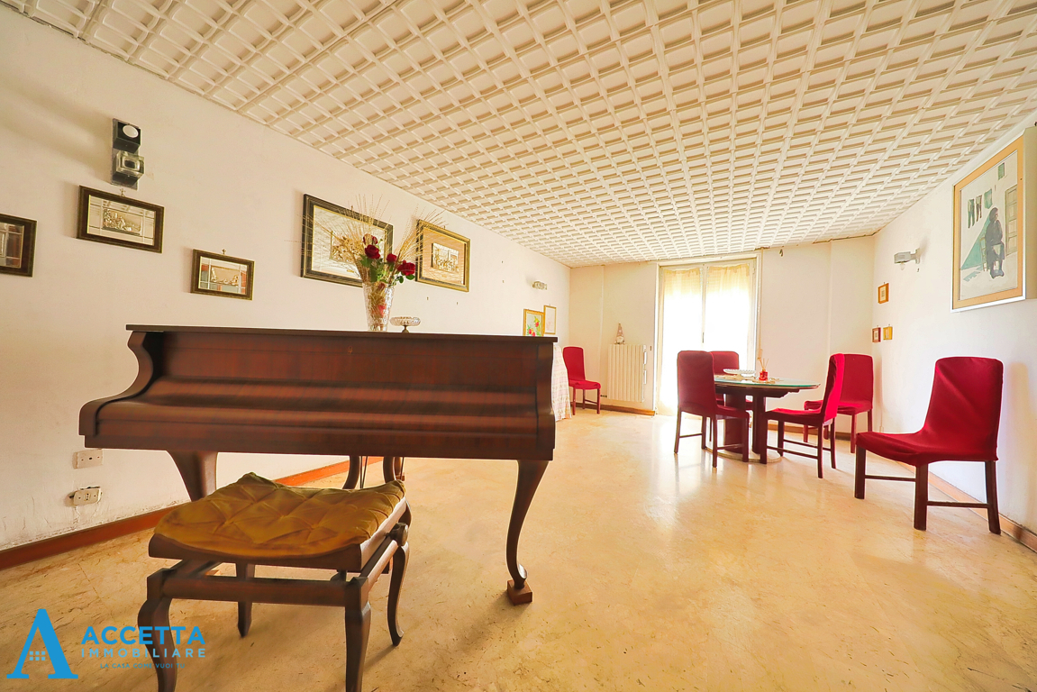 Trilocale da ristrutturare in viale liguria 27, Taranto
