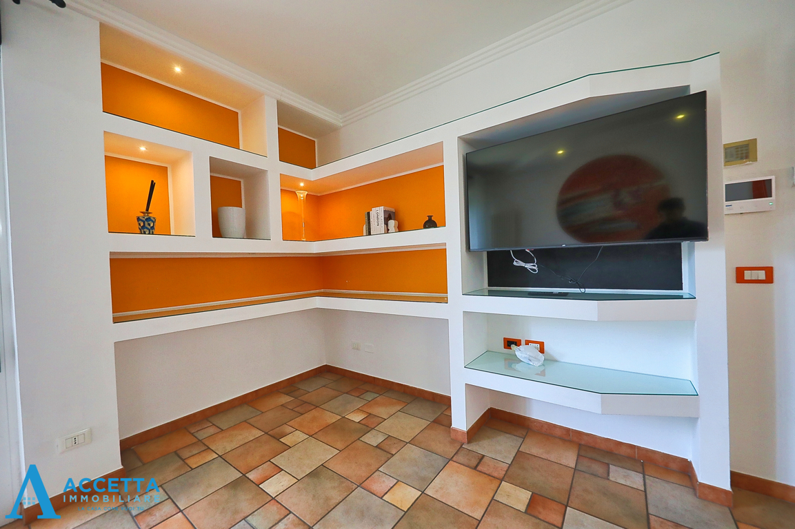 Trilocale con box in via lago ampollino 23, Taranto