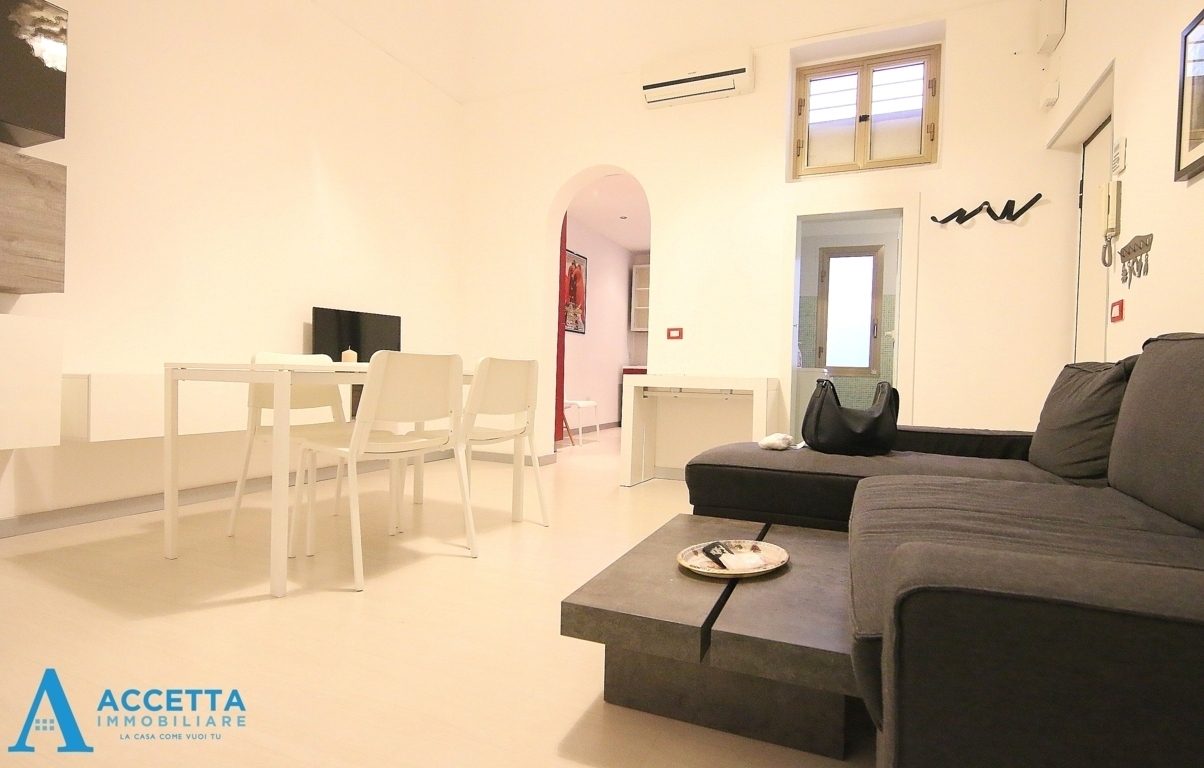 Bilocale ristrutturato in via regina elena 73, Taranto