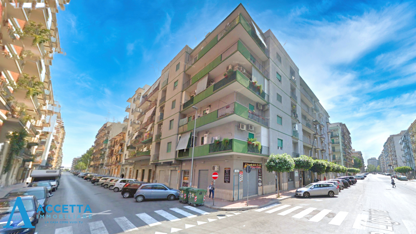 Locale commerciale da ristrutturare in viale liguria 12, Taranto