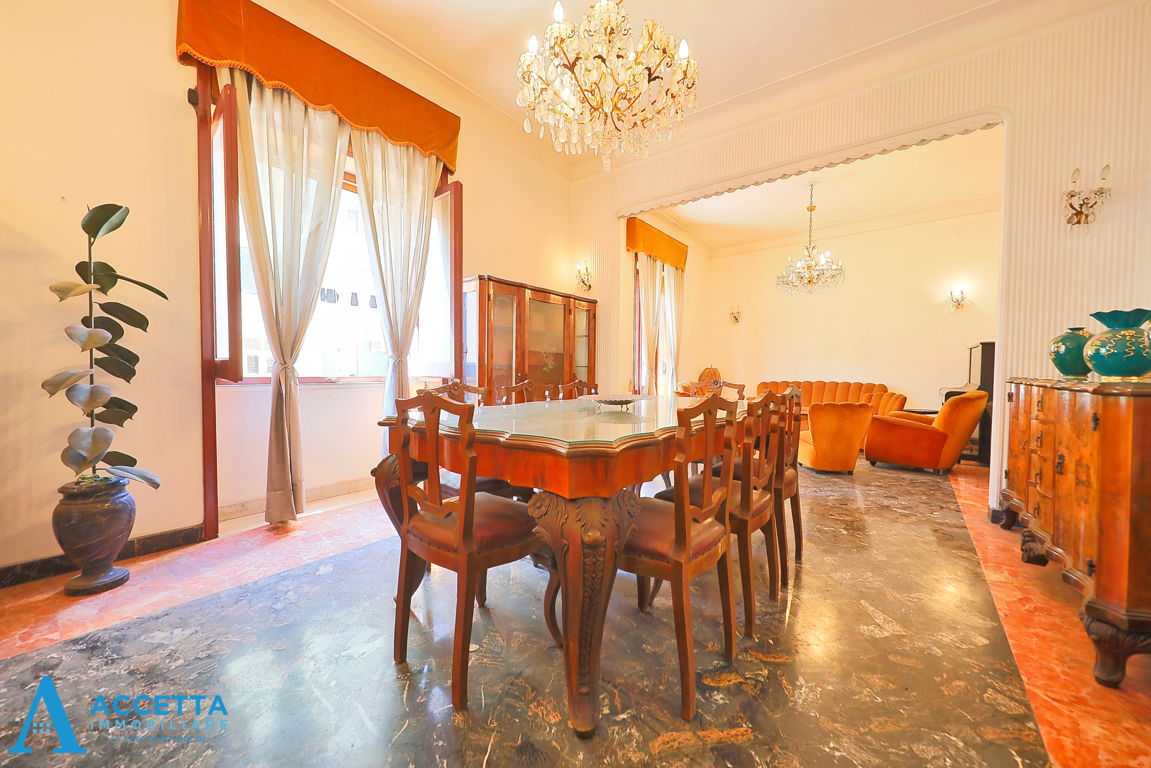 Quadrilocale da ristrutturare in via cesare battisti 15, Taranto