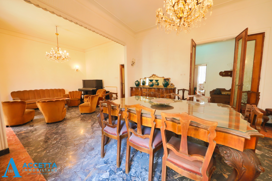 Quadrilocale da ristrutturare in via cesare battisti 15, Taranto