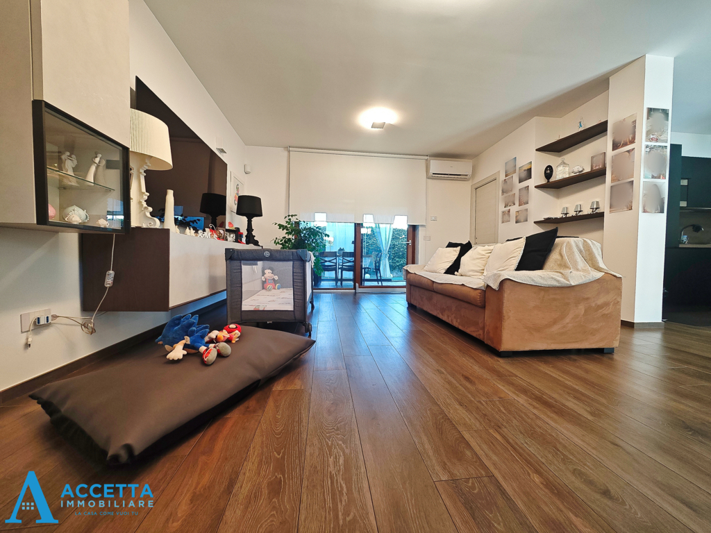 Villa con giardino in via san domenico 25, Taranto