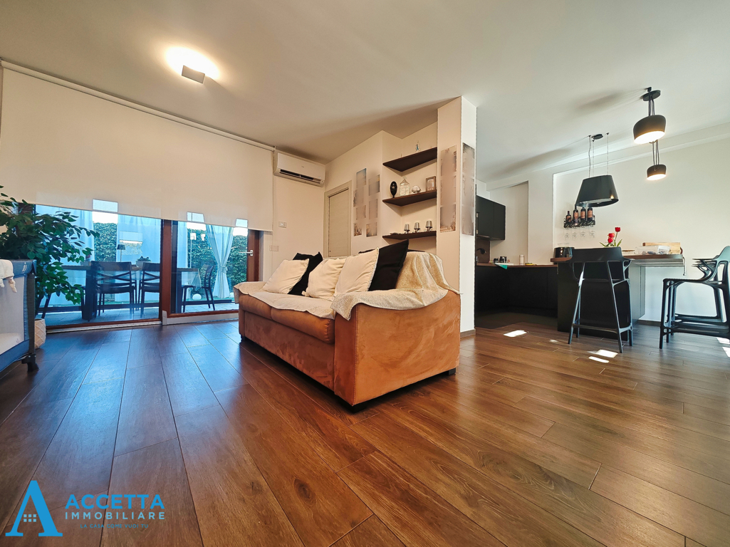 Villa con giardino in via san domenico 25, Taranto