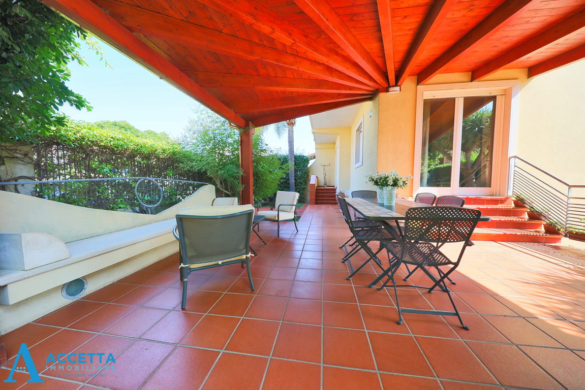 Villa con giardino in via adriatico 53, Taranto