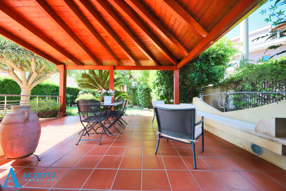 Villa con giardino in via adriatico 53, Taranto