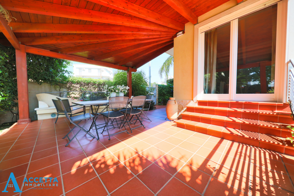 Villa con giardino in via adriatico 53, Taranto