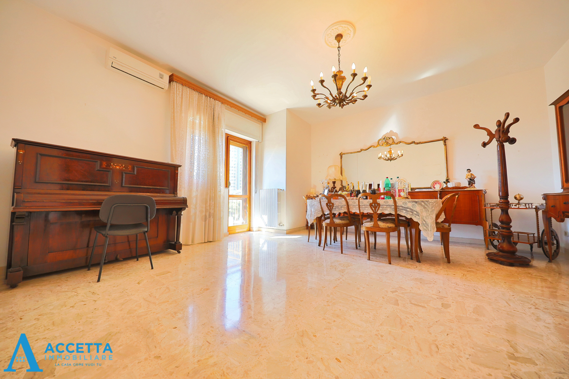 Appartamento con giardino in via lago di nemi 87, Taranto