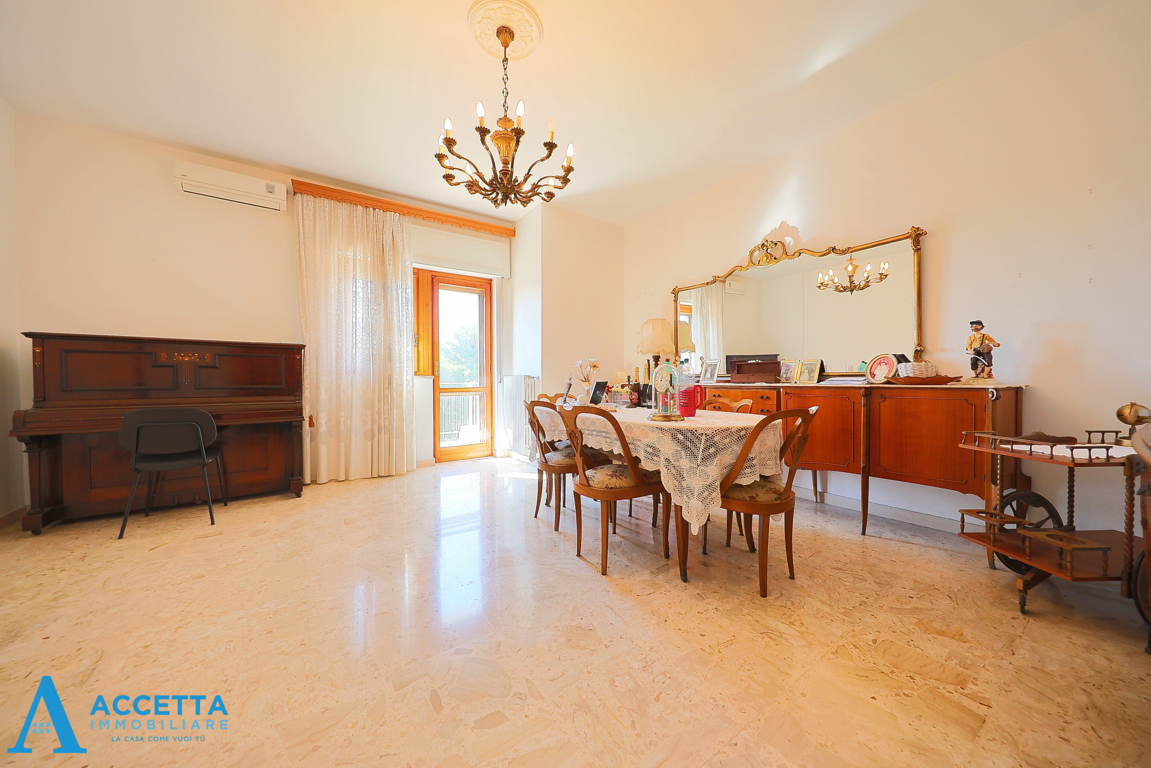Appartamento con giardino in via lago di nemi 87, Taranto