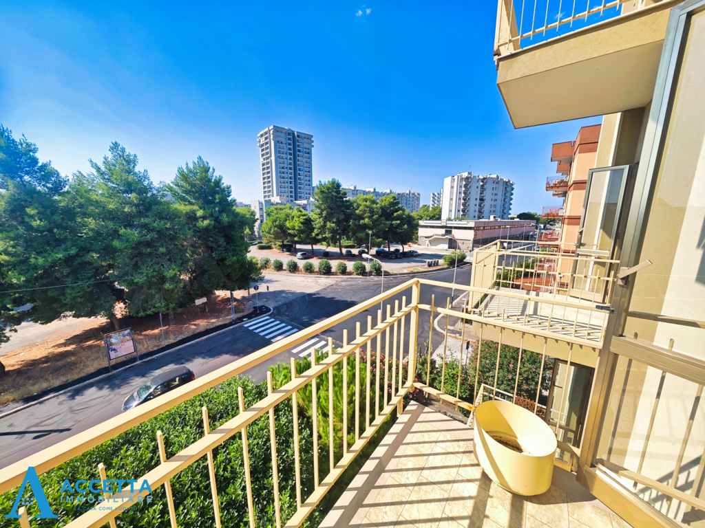 Appartamento con giardino in via lago di nemi 87, Taranto