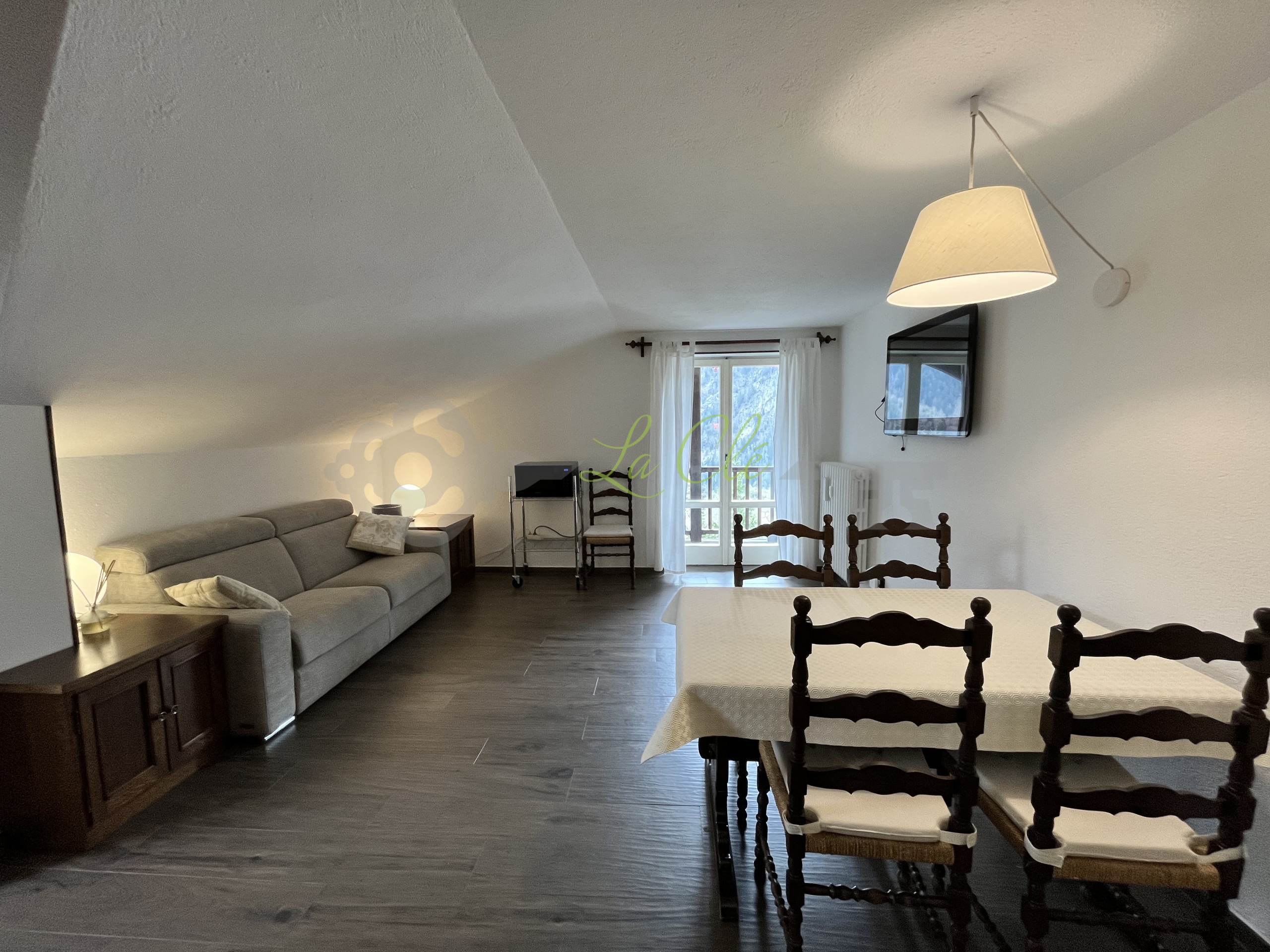 Trilocale nuovo in via les golettes 31, Courmayeur