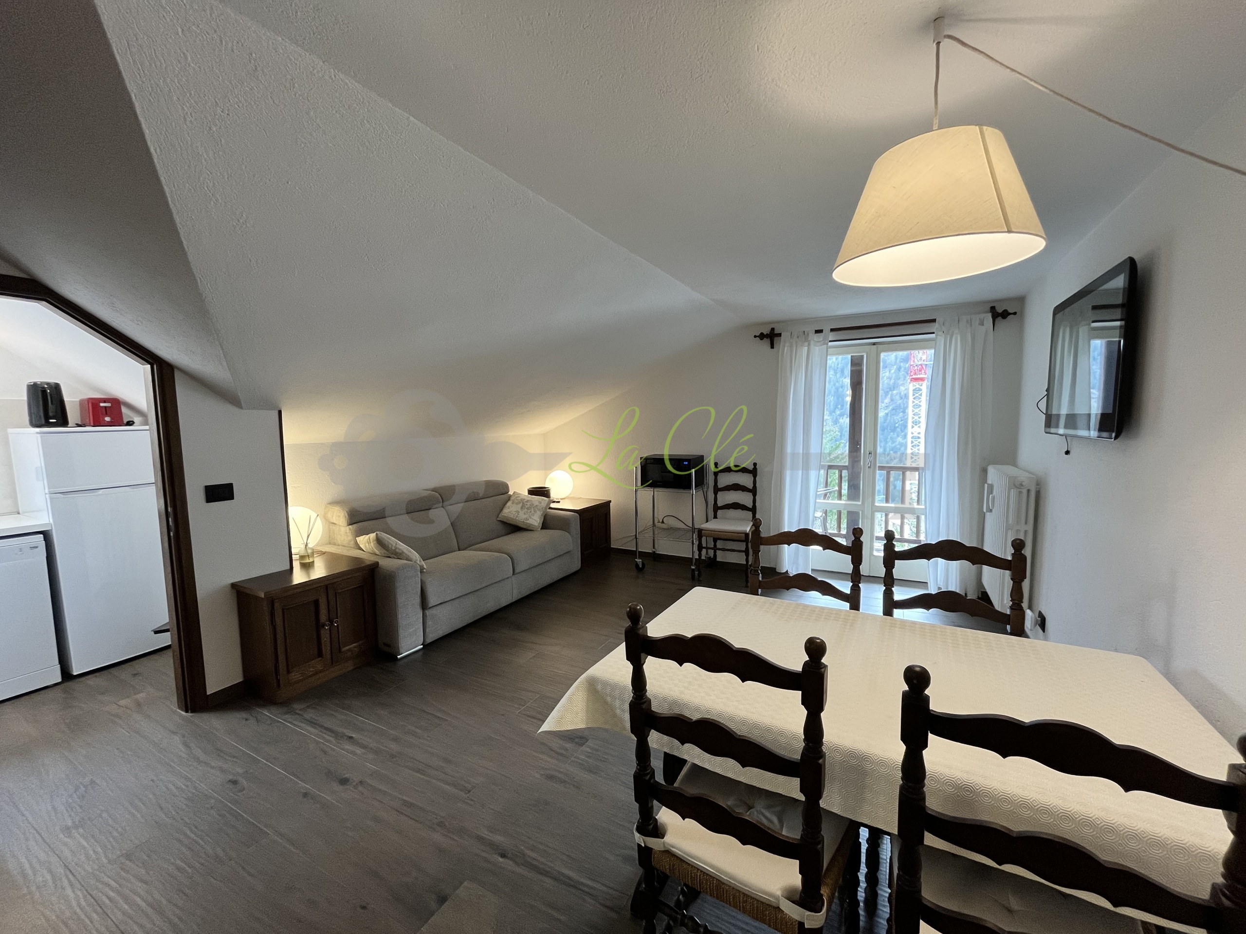 Trilocale nuovo in via les golettes 31, Courmayeur